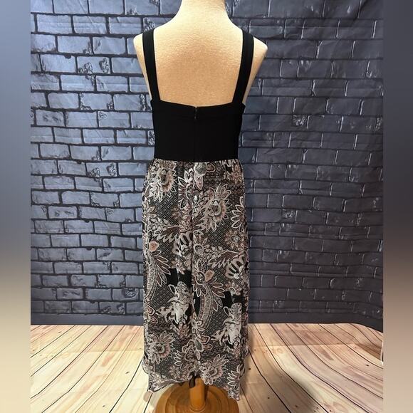 Woman’s Plus size Avenue Maxi Dress,  Black top with shark tooth hem Size 18/20 - Picture 4 of 9